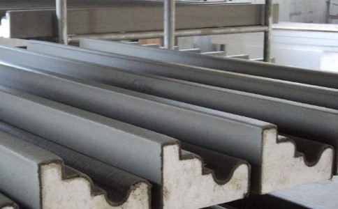 四川eps線(xiàn)條廠(chǎng)： eps裝飾線(xiàn)條有哪些比較常見(jiàn)的種類(lèi)？